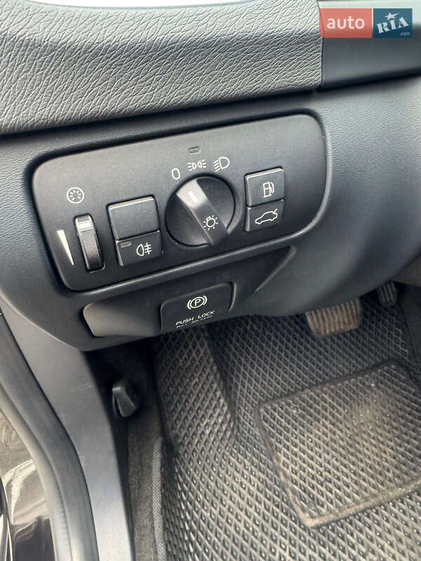 Седан Volvo S60 2011 в Житомире