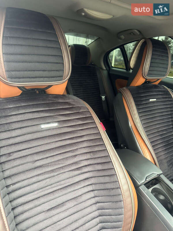 Седан Volvo S60 2011 в Житомире