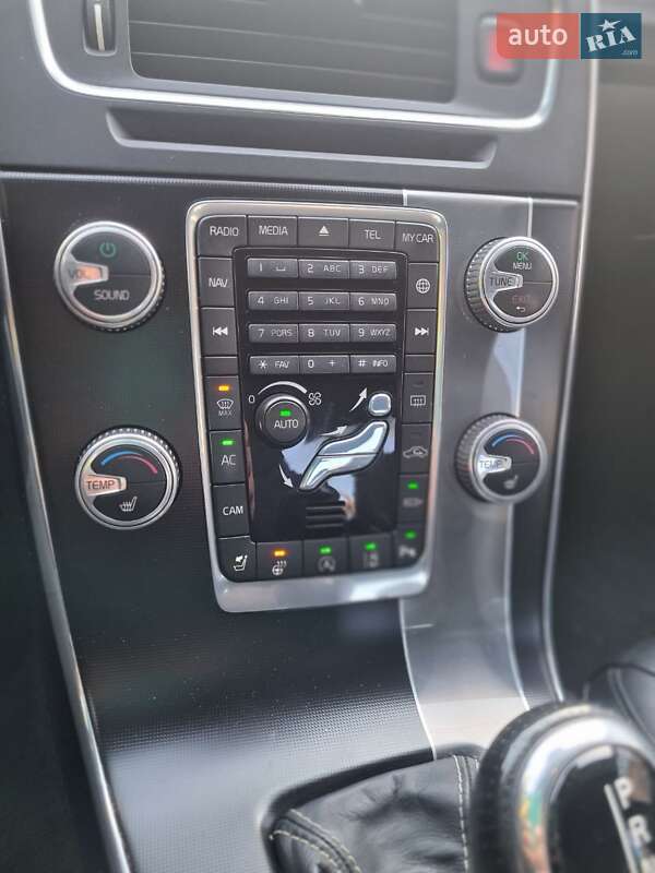 Седан Volvo S60 2015 в Ивано-Франковске