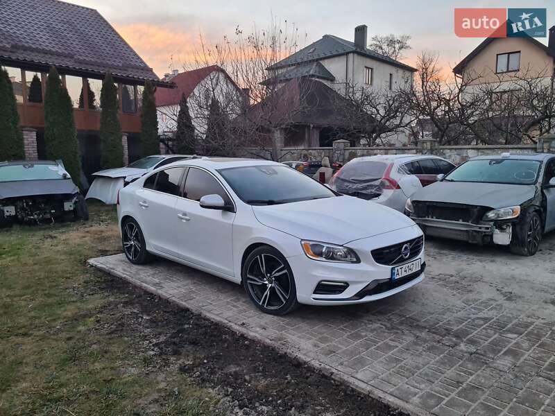 Седан Volvo S60 2015 в Ивано-Франковске