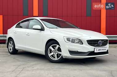Седан Volvo S60 2015 в Киеве