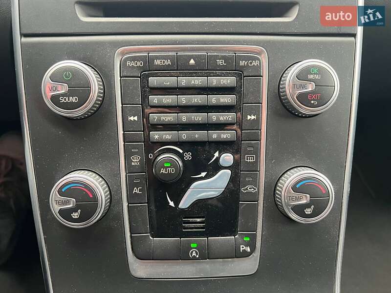 Седан Volvo S60 2015 в Киеве