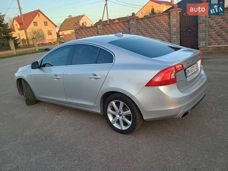 Седан Volvo S60 2015 в Костополе