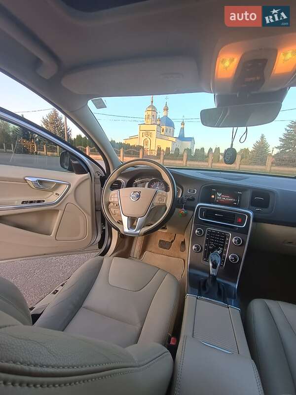 Седан Volvo S60 2015 в Костополе