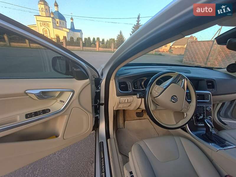 Седан Volvo S60 2015 в Костополе