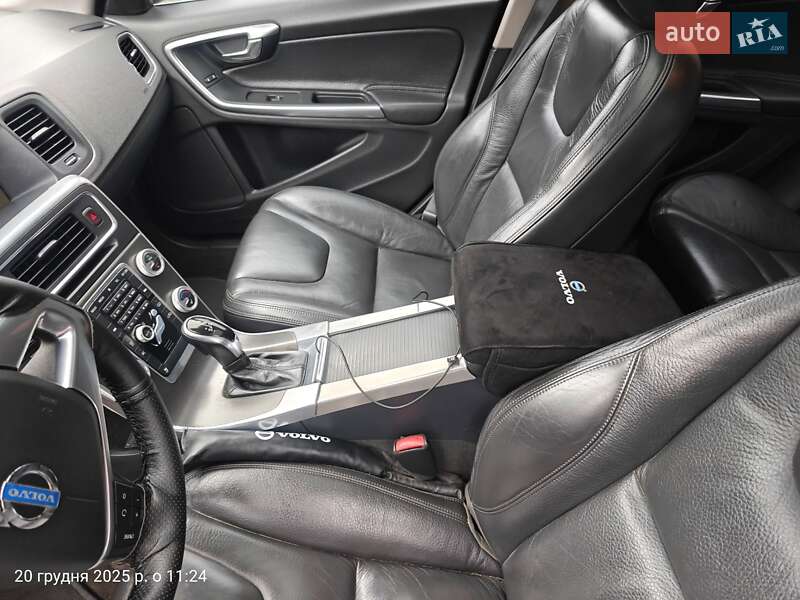 Седан Volvo S60 2013 в Полтаве