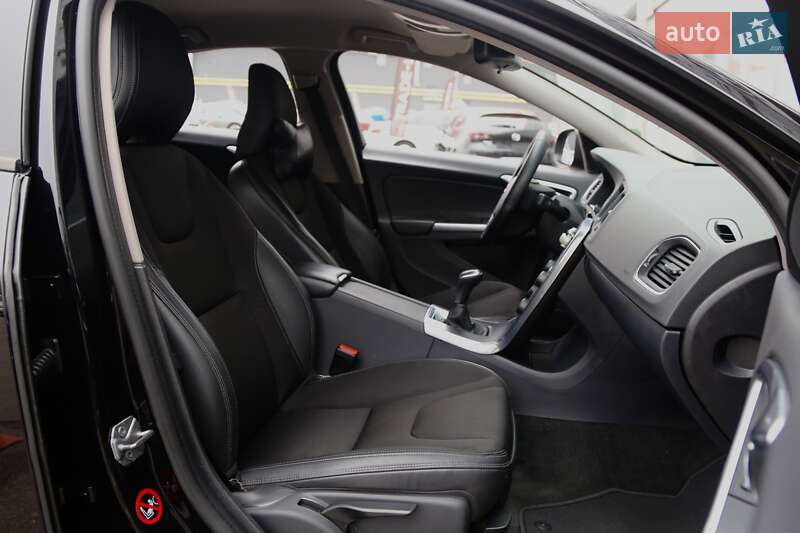 Седан Volvo S60 2017 в Киеве