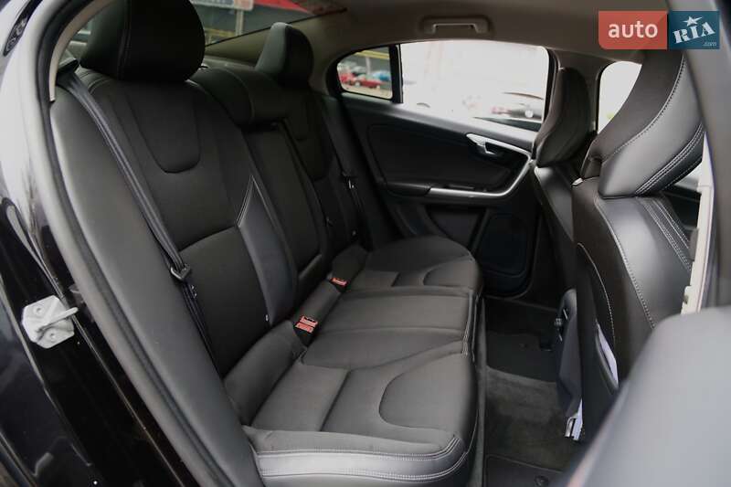 Седан Volvo S60 2017 в Киеве