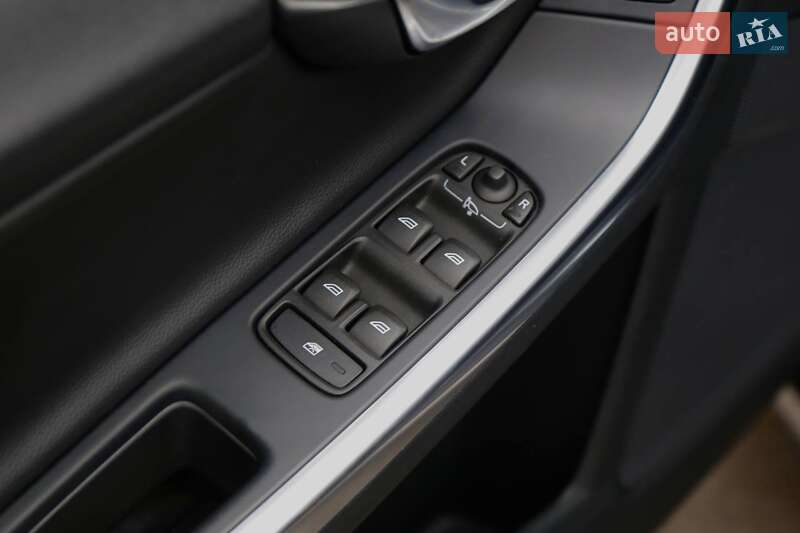 Седан Volvo S60 2017 в Киеве