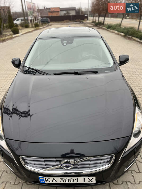 Седан Volvo S60 2012 в Киеве