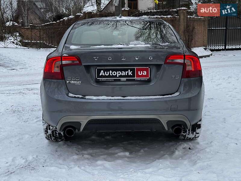 Седан Volvo S60 2016 в Києві