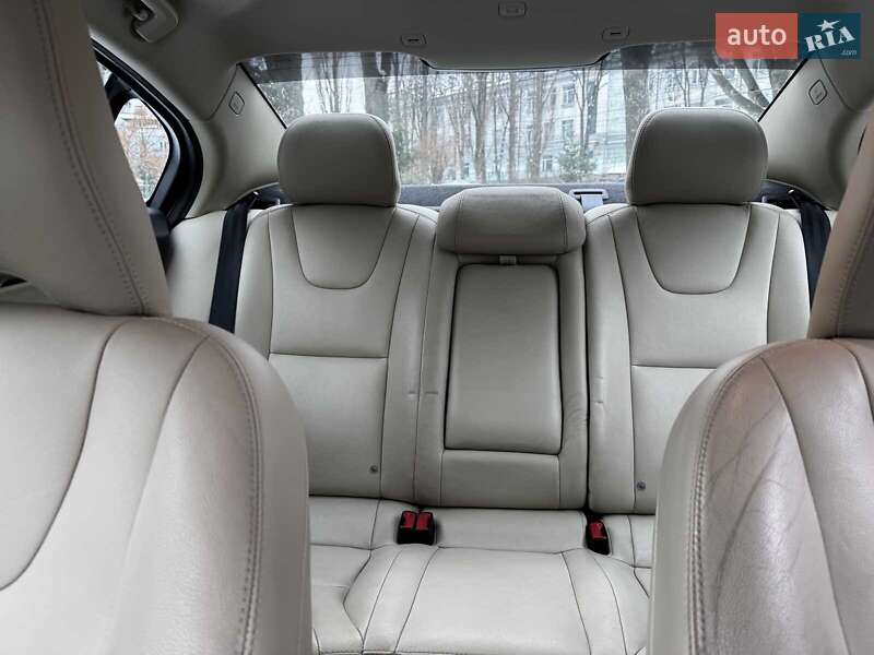 Седан Volvo S60 2016 в Києві