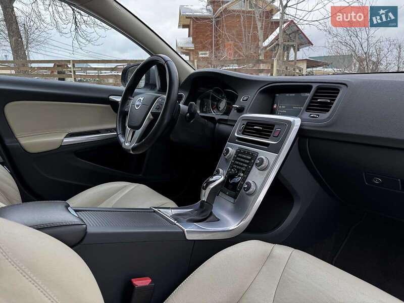 Седан Volvo S60 2016 в Києві