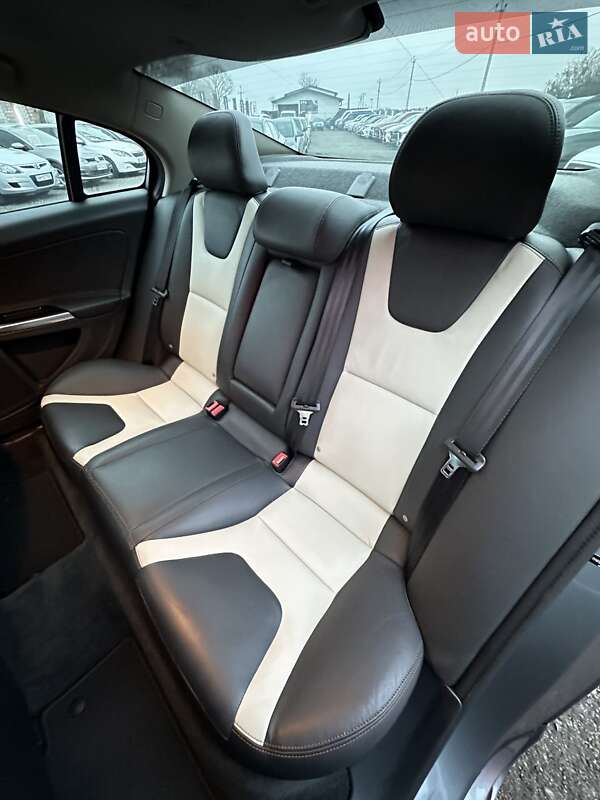 Седан Volvo S60 2015 в Белогородке