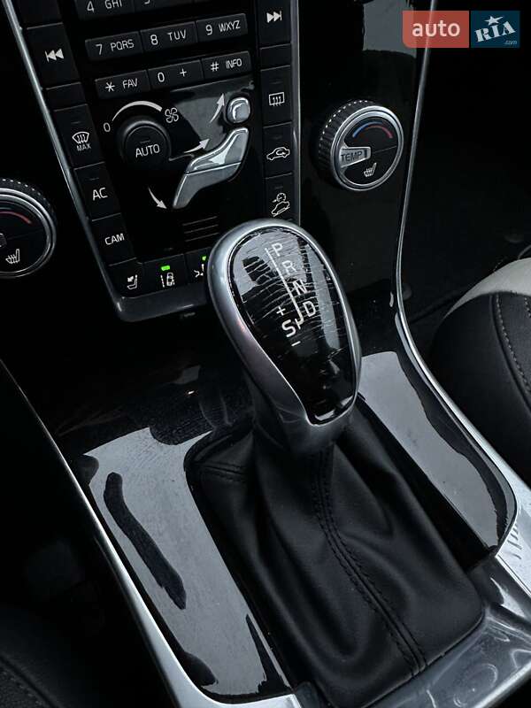 Седан Volvo S60 2015 в Белогородке