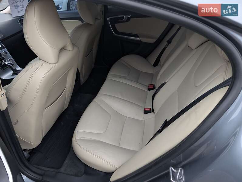 Седан Volvo S60 2017 в Рівному фото 32 Седан Volvo S60 2017 в Рівному