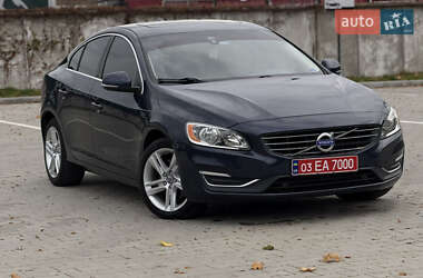 Седан Volvo S60 2014 в Нововолынске