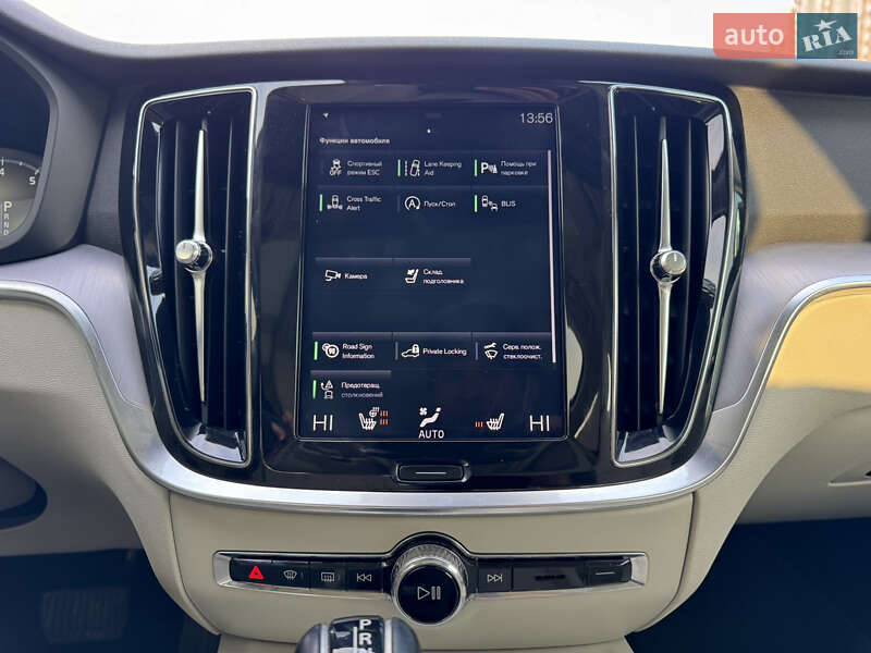 Седан Volvo S60 2019 в Киеве