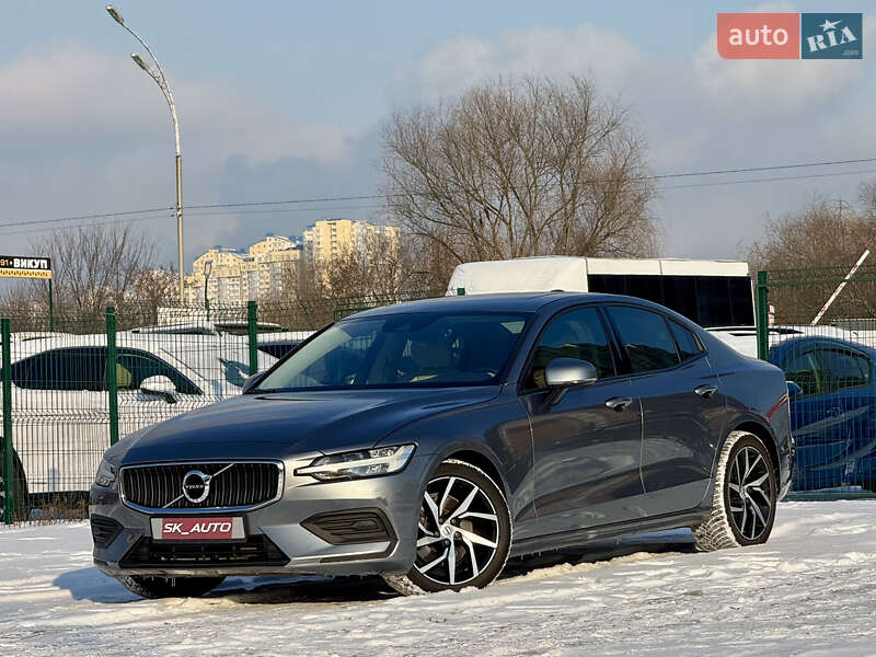 Седан Volvo S60 2019 в Киеве