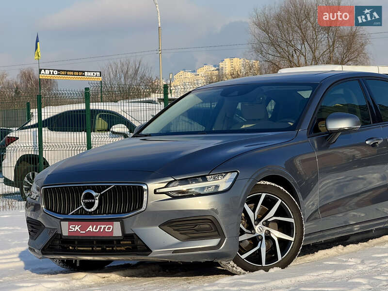 Седан Volvo S60 2019 в Киеве
