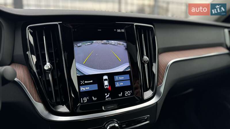 Седан Volvo S60 2021 в Киеве
