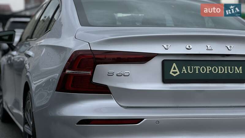 Седан Volvo S60 2021 в Киеве