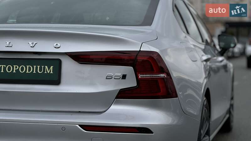 Седан Volvo S60 2021 в Киеве