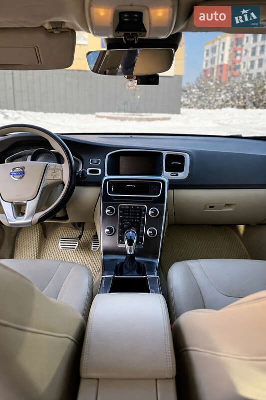 Седан Volvo S60 2015 в Ровно фото 17 Седан Volvo S60 2015 в Ровно