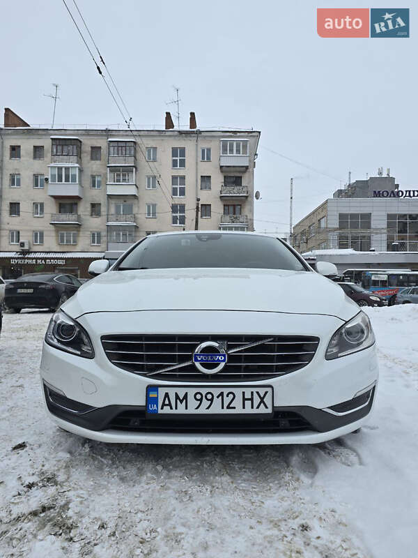Седан Volvo S60 2015 в Житомире