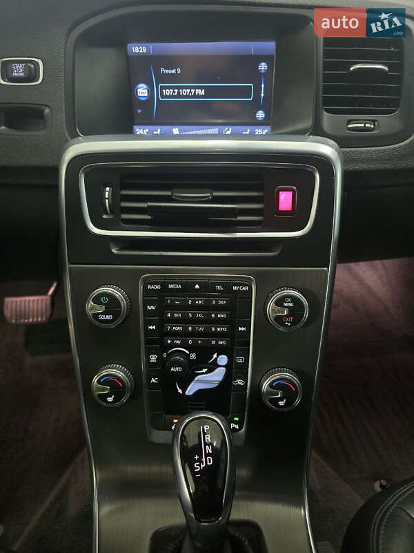 Седан Volvo S60 2015 в Житомире