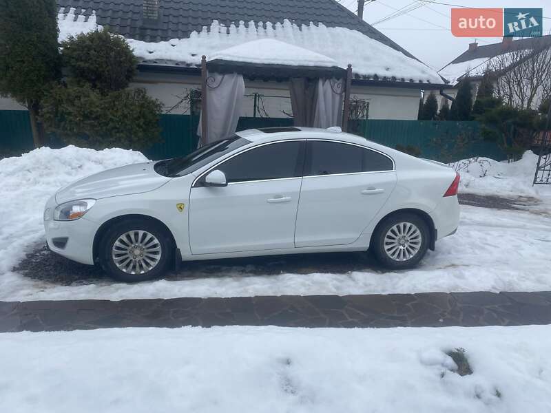 Седан Volvo S60 2013 в Новояворовске