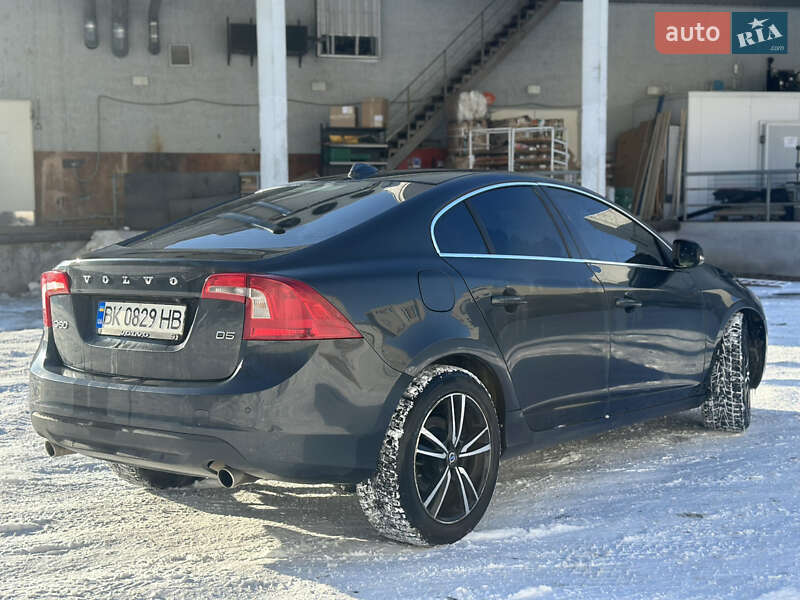 Седан Volvo S60 2011 в Львове