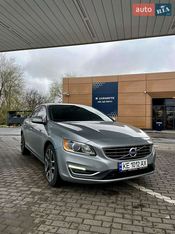 Седан Volvo S60 2016 в Львове