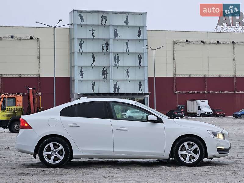 Седан Volvo S60 2015 в Киеве фото 8 Седан Volvo S60 2015 в Киеве