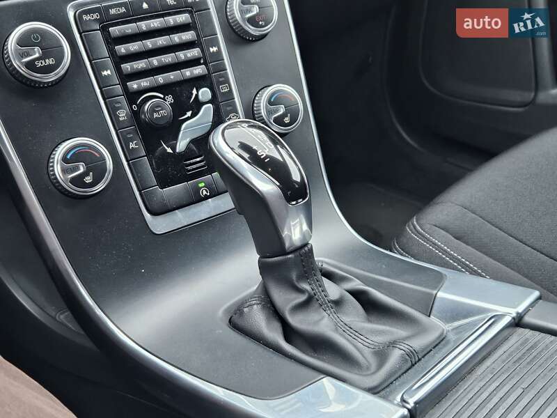 Седан Volvo S60 2015 в Киеве фото 32 Седан Volvo S60 2015 в Киеве