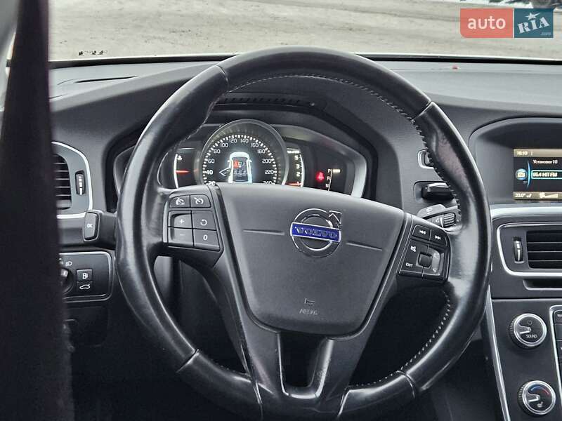 Седан Volvo S60 2015 в Киеве фото 45 Седан Volvo S60 2015 в Киеве