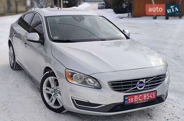 Седан Volvo S60 2015 в Рівному