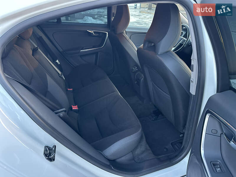 Седан Volvo S60 2010 в Радивилове