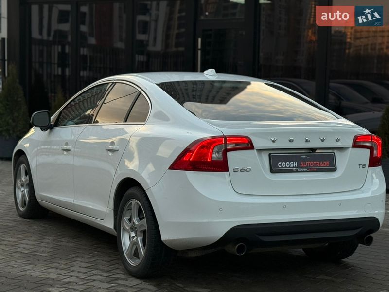 Седан Volvo S60 2013 в Киеве