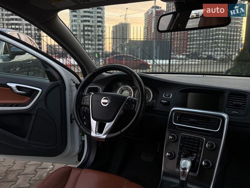 Седан Volvo S60 2013 в Киеве