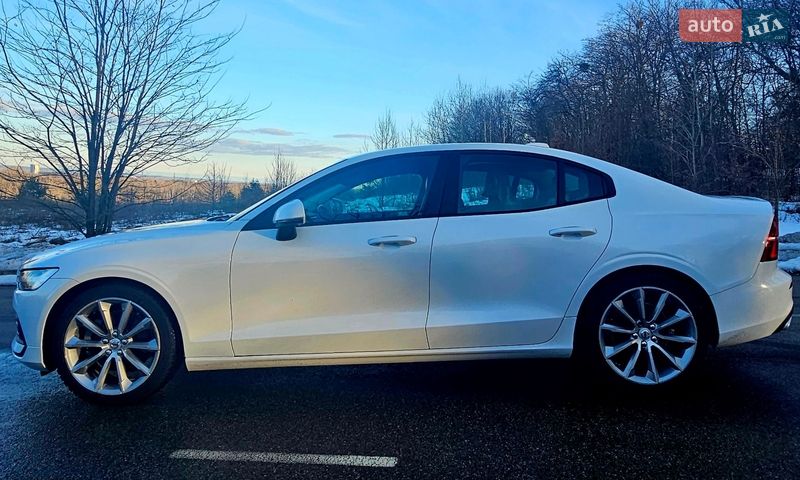 Седан Volvo S60 2020 в Киеве