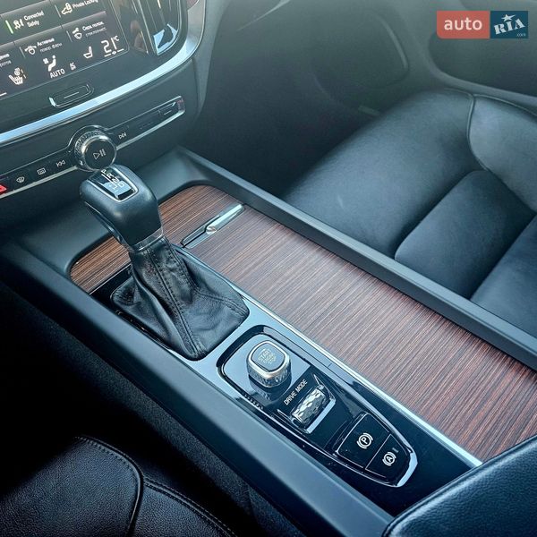 Седан Volvo S60 2020 в Киеве