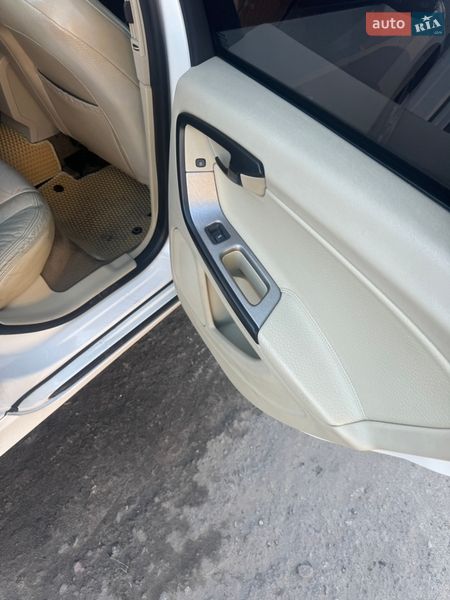 Седан Volvo S60 2012 в Киеве