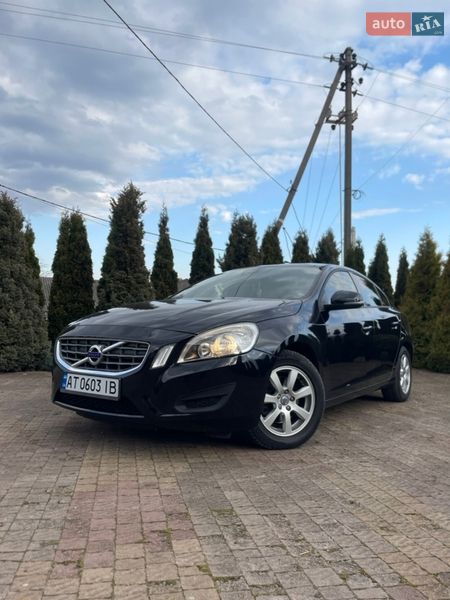 Седан Volvo S60 2012 в Калуше