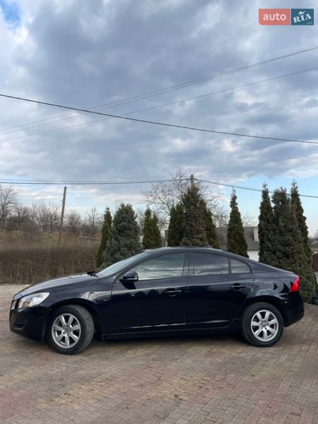 Седан Volvo S60 2012 в Калуше