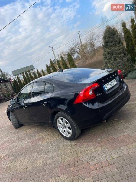 Седан Volvo S60 2012 в Калуше