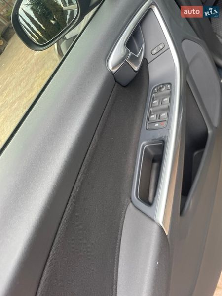 Седан Volvo S60 2012 в Калуше