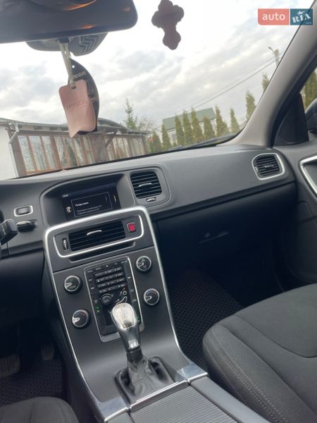 Седан Volvo S60 2012 в Калуше