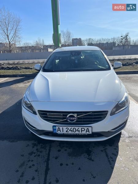 Седан Volvo S60 2013 в Бучі