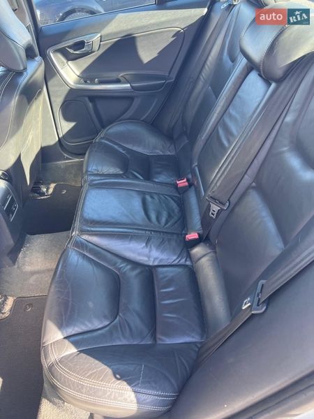 Седан Volvo S60 2013 в Бучі